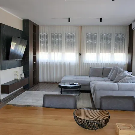 Pool Lena - King Size 12 Lägenhet *