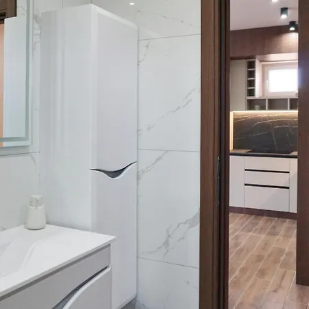 Pool Lena - King Size 12 Lägenhet