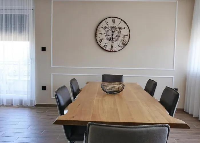 Pool Lena - King Size 12 * ヴルドニーク